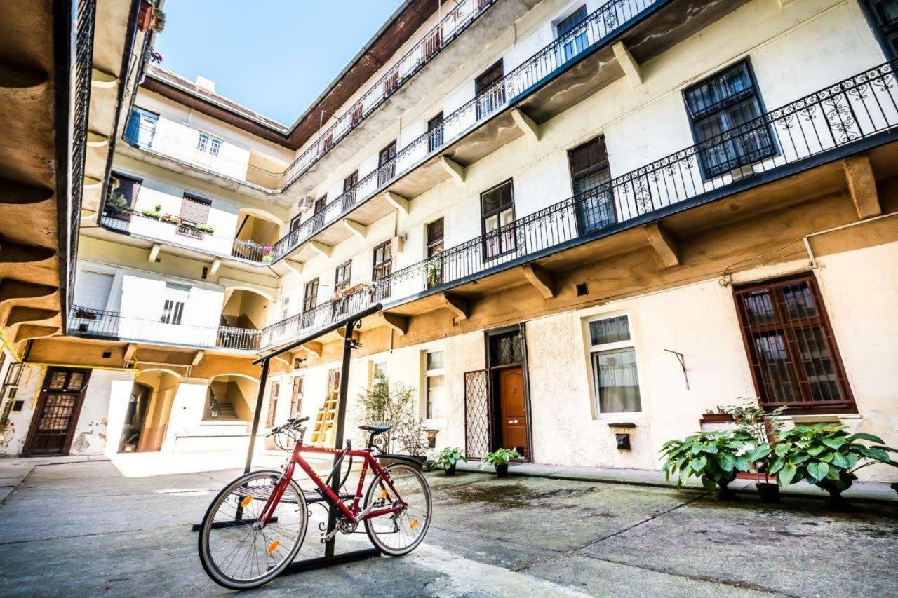 Amazon Apartment Near The Famous Party Boulevard Budapest Exterior foto